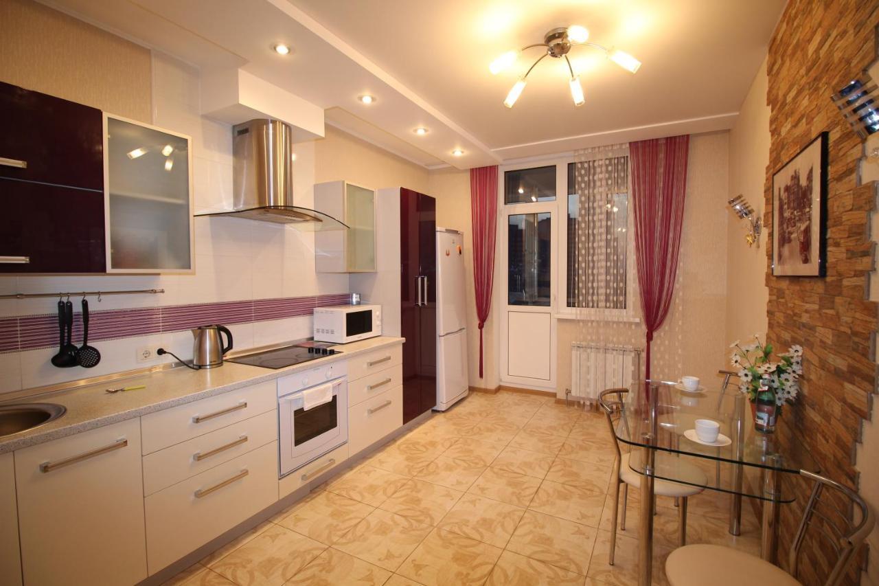 Panoramic View Lux Apartment On Metro Osokorky Kiev Buitenkant foto