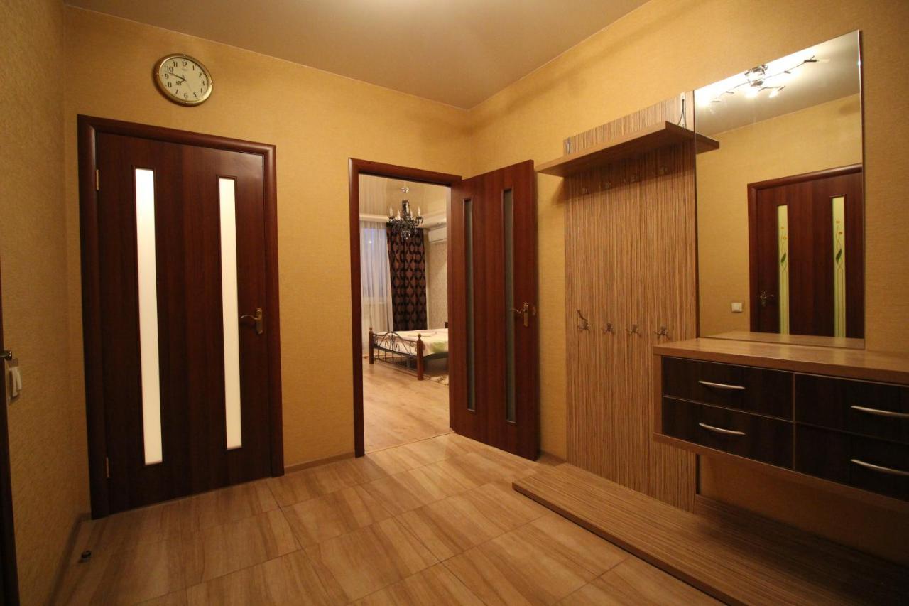 Panoramic View Lux Apartment On Metro Osokorky Kiev Buitenkant foto